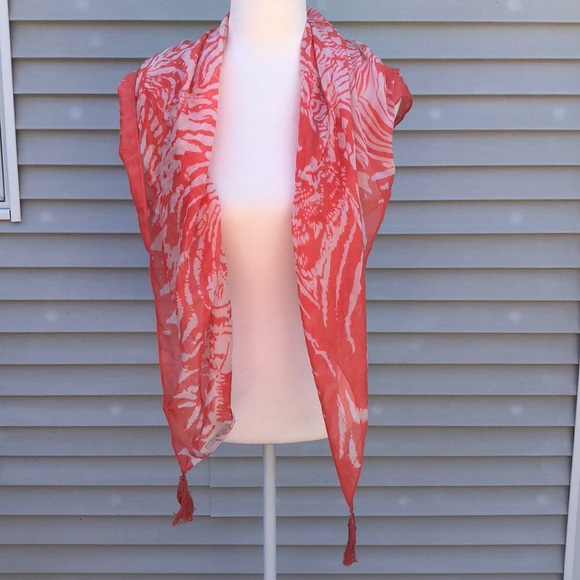 Coral and white printed scarf with tassel ends - Picture 3 of 3